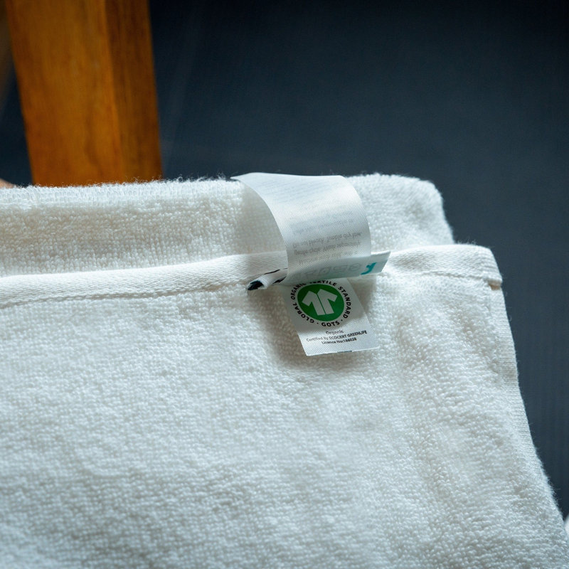 Ensemble de quatre tapis de bain GOTS certifiés biologiques de luxe, moelleux et absorbants