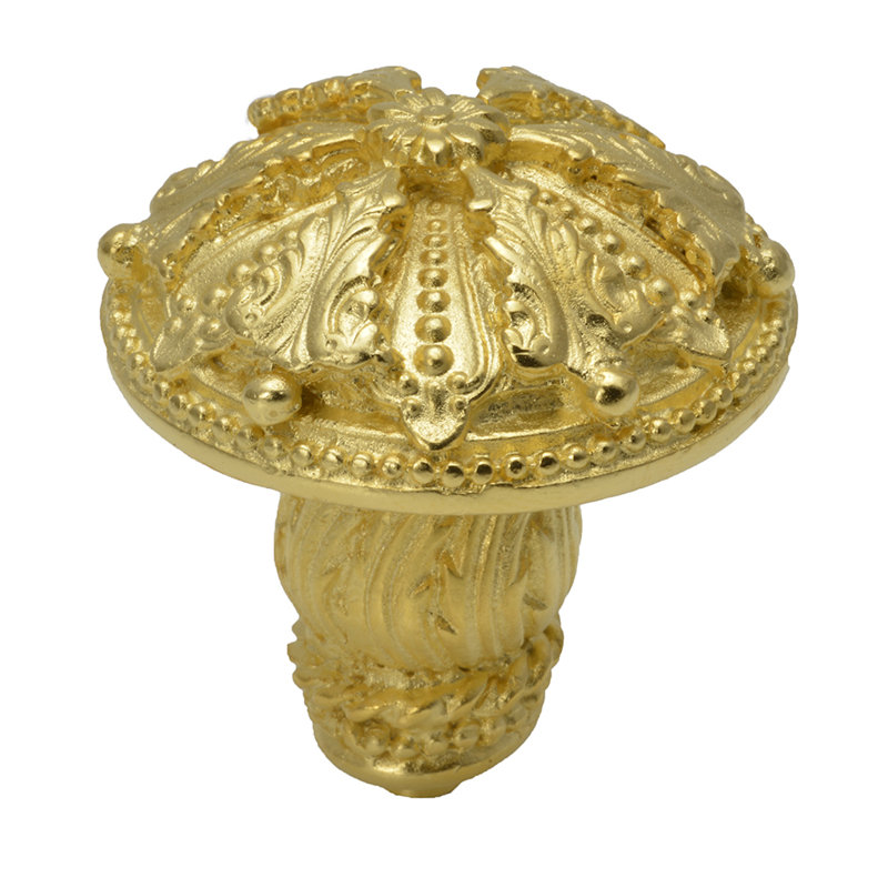 Acanthus large knob Renaissance style with feather scroll foot in Gilded Mercury, Gold
