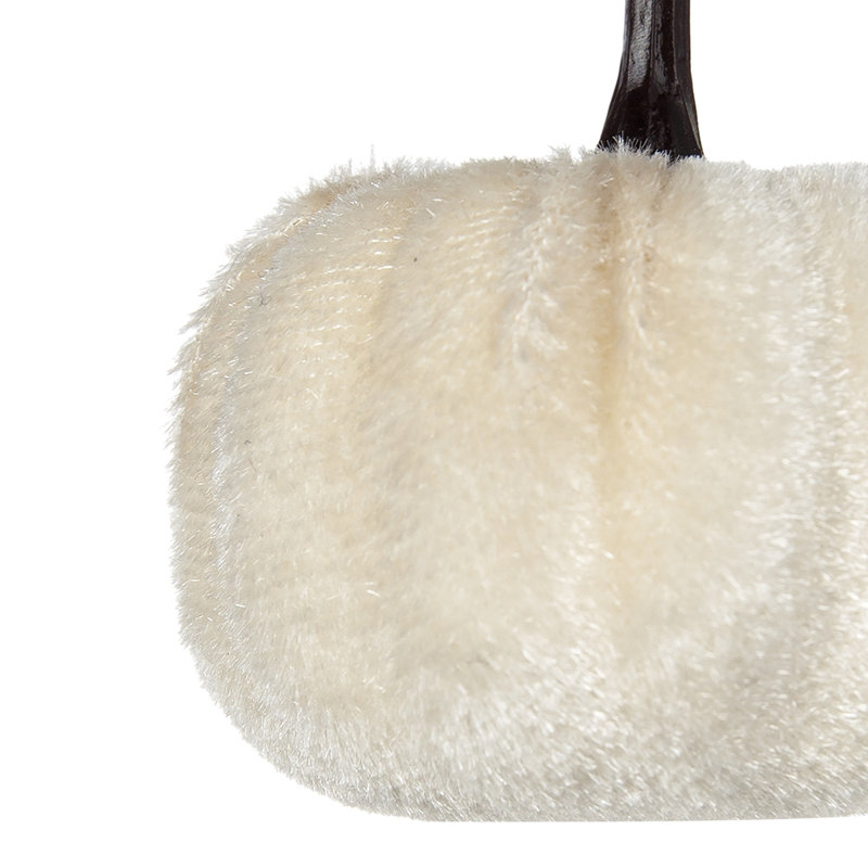 Ornements de mini citrouille veloutés dans un sac en filet