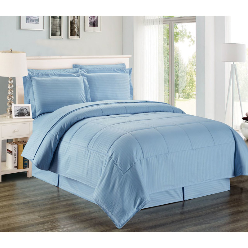 Ensemble d'édredon réversible doux et infroissable Aria, Édredon très grand + 7 articles supplémentaires, Bleu pâle