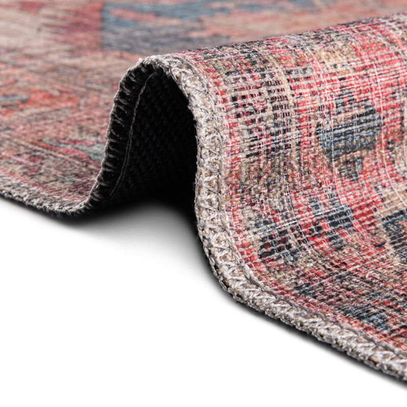 Haag Chenille Floral Indoor Rug, Round 3'11"