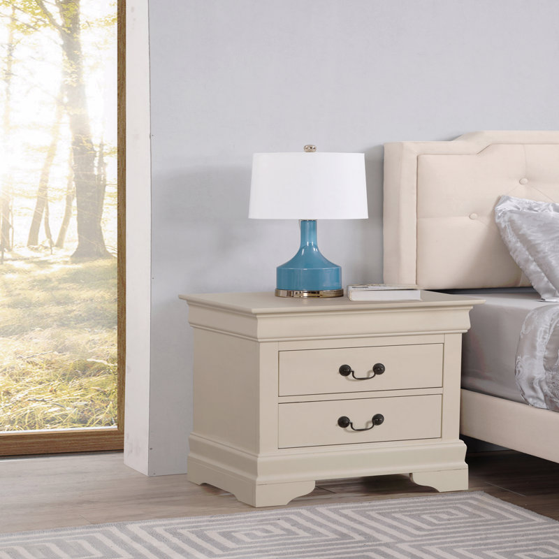Élégante table de chevet beige au design classique, Beige