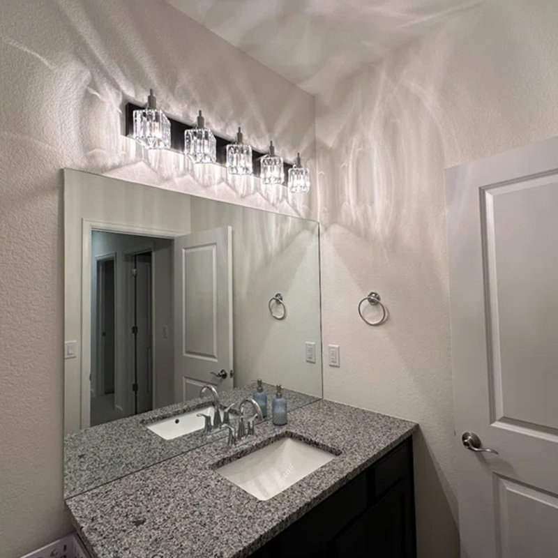 Éclairage pour meuble-lavabo à intensité variable Taevion, 5 lumières, Noir/chrome