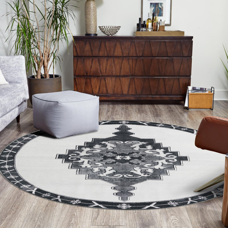 Antwane Oriental Indoor Rug, Round 7'6"