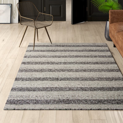 Tapis beige en laine fabriqué à la main à motif géométrique Mott Street