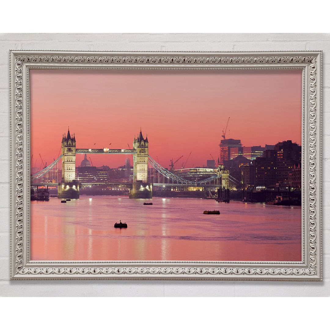 Pink Nights Through The Tower Bridge - Einzelne Bilderrahmen Kunstdrucke