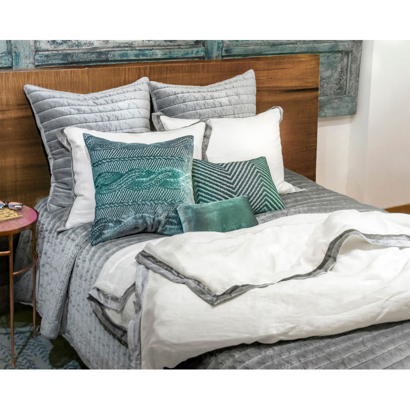 Channel Velvet Quilt, Gray, King Quilt