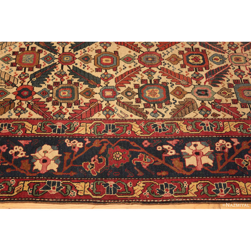 Grand tapis Karabagh antique de race blanche