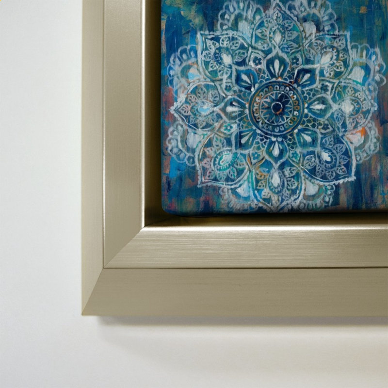 Mandala en bleu II par Danhui Nai - impression sur toile, Champagne, 24" H x 34" W