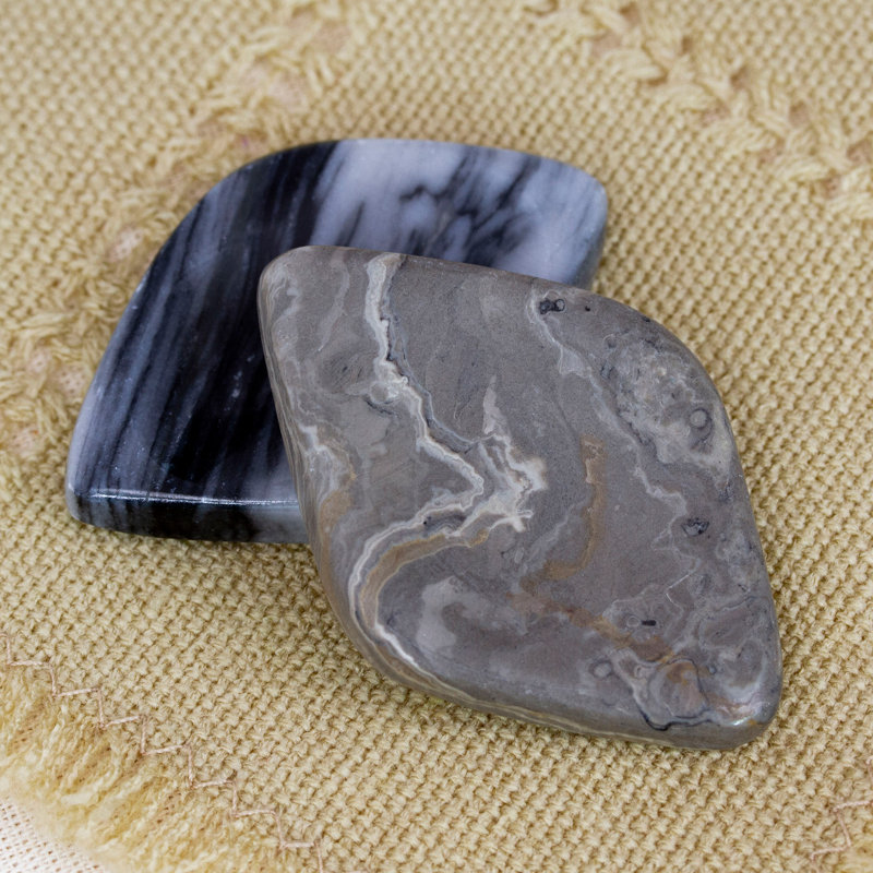 Amulette Wrought Studio ™ fabriquée à la main avec pierres de soulagement du stress (paire)