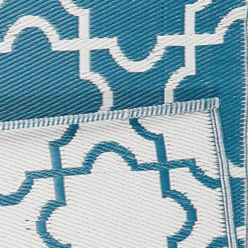 Tapis de sol extérieur en treillis Thaddeus bleu et blanc 3 pi x 6 pi, Rectangle 4 pi x 6 pi