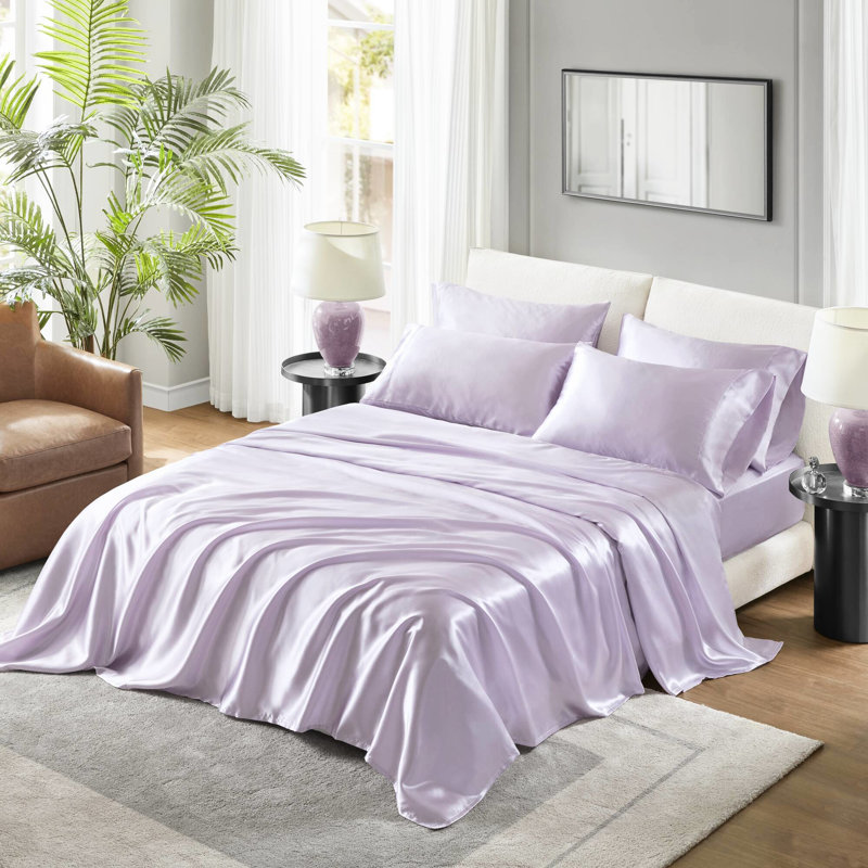 Lit simple en satin - Rides - Élégance. Convient aux matelas de 16 po ou moins. Comprend 1 drap plat et 4 taies d'oreiller ajustées. Lisse, pour les cheveux... Draps 100% luxueux. Confortable.