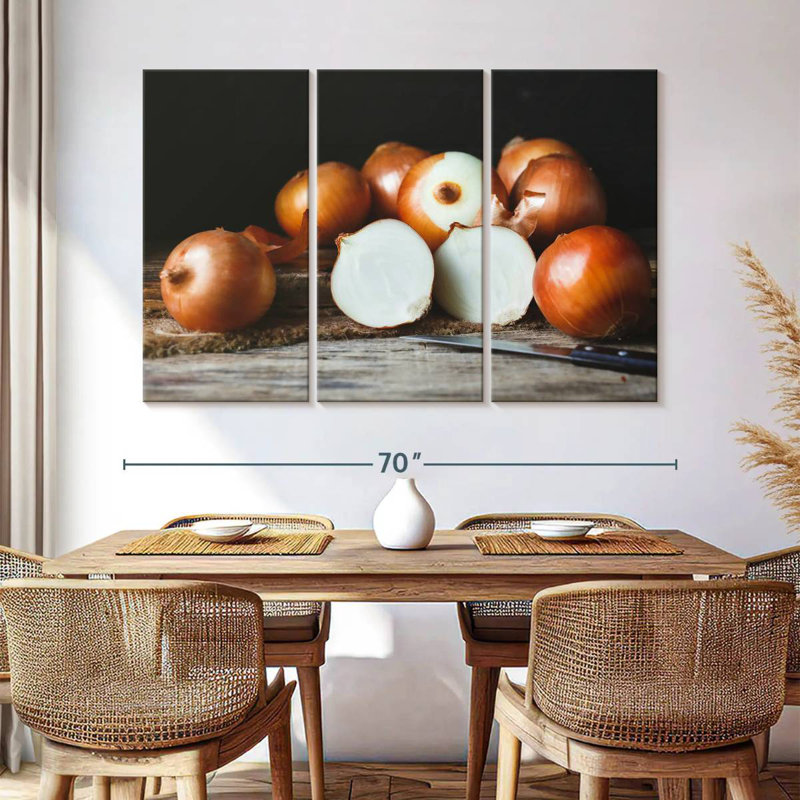 Yarlin Onions, 32" H x 50" W