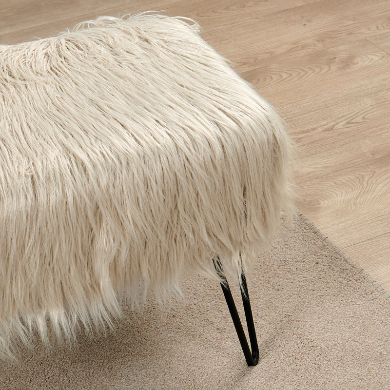 Repose-pieds standard de 19 po de large Keilia, Fausse fourrure d'avoine