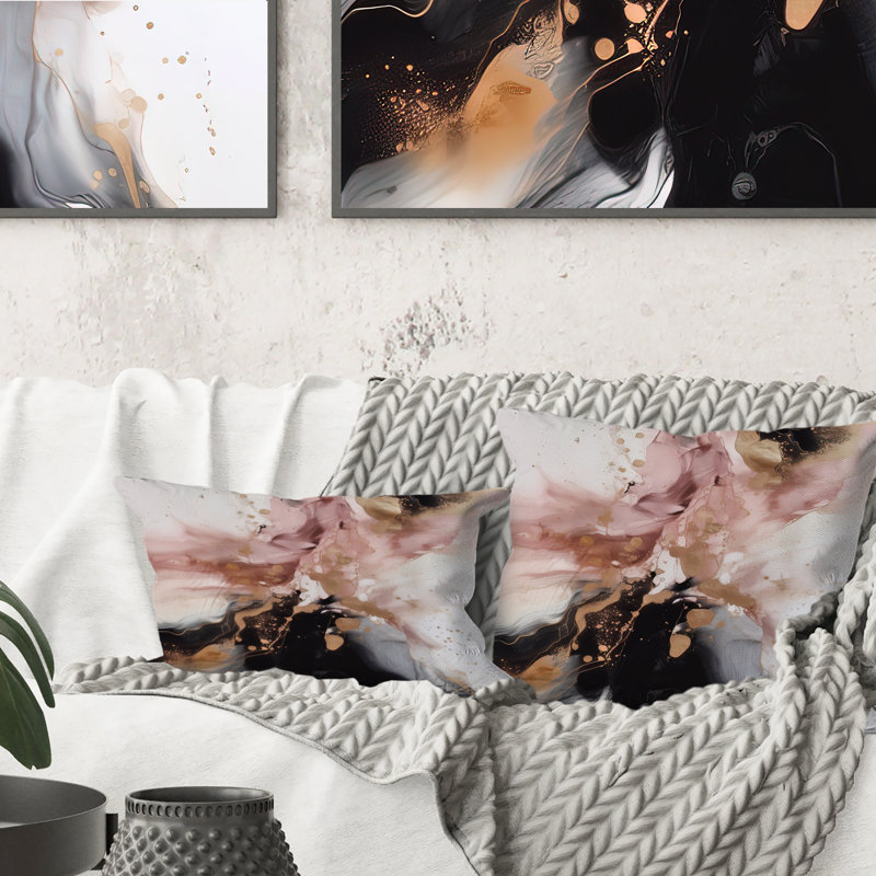 Coussin décoratif à motif de marbre rose doré I