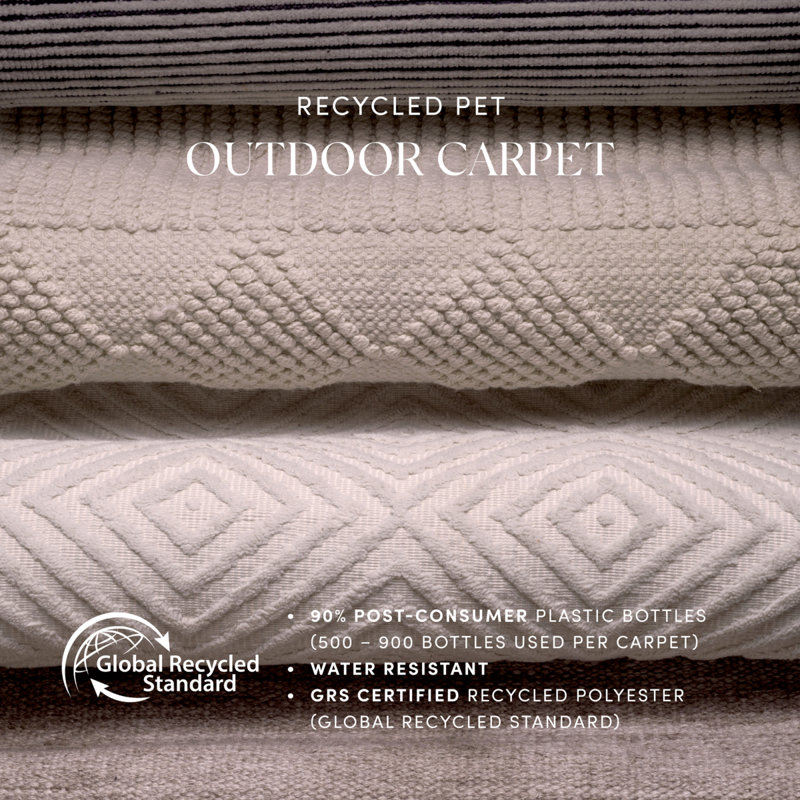 Izeda Area Rug in Black/White