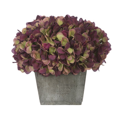 Arrangement d'hortensias artificiels en pot