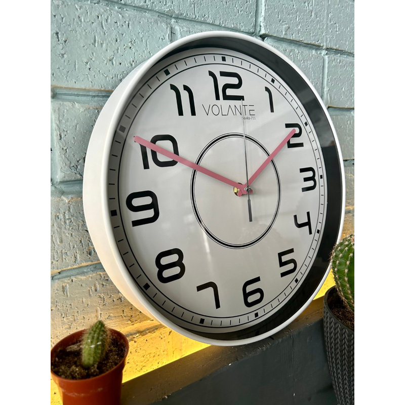 Horloge murale élégante Elegant, 11,8 po de diamètre, 1,8 po d'épaisseur | Cadre 100% plastique avec couvercle en verre véritable | Design élégant blanc et rose | Parfait pour le salon, le bureau ou la chambre à coucher, intemporel et chic
