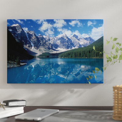 «Valley of the Ten Peaks & Moraine Lake, Banff National Park, Alberta, Canada», reproduction de photo sur toile