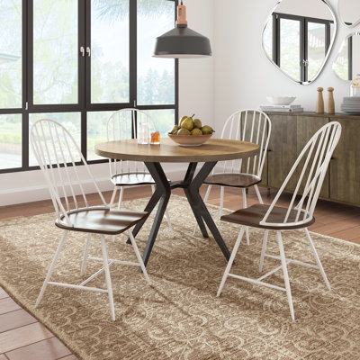Ensemble de table ronde et de chaises en bois à deux broches Stehle