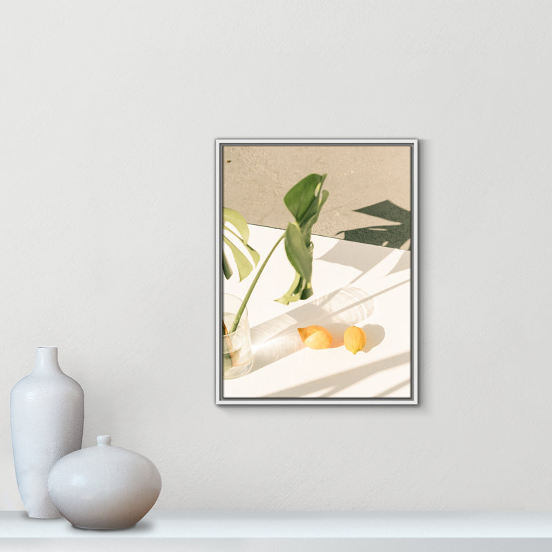 «Citrus & Palms» par Chandra Oh - reproduction encadrée sur toile, H 25,5 po x l 19,5 po x P 2 po, Cadre blanc