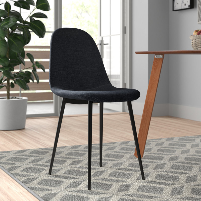Chaise d'appoint rembourrée en tissu Gutshall, Noir