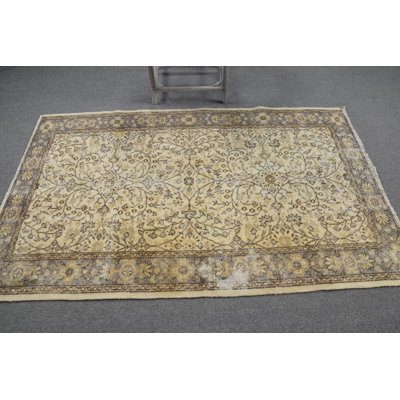 Tapis beige turc rétro: tapis organique tissé à la main, idéal pour la chambre à coucher et la décoration intérieure