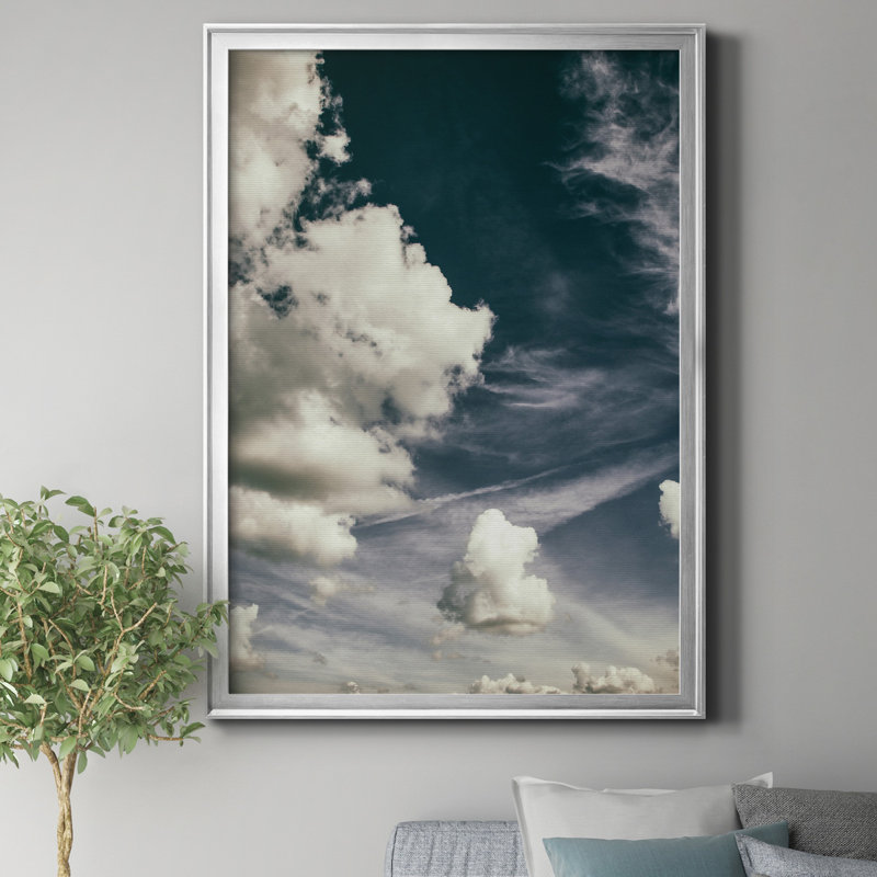 «The Clouds Above» par J Paul, reproduction d'art graphique sur toile encadrée, Argent, H 26,5 po x l 36,5 po x P 1,5 po