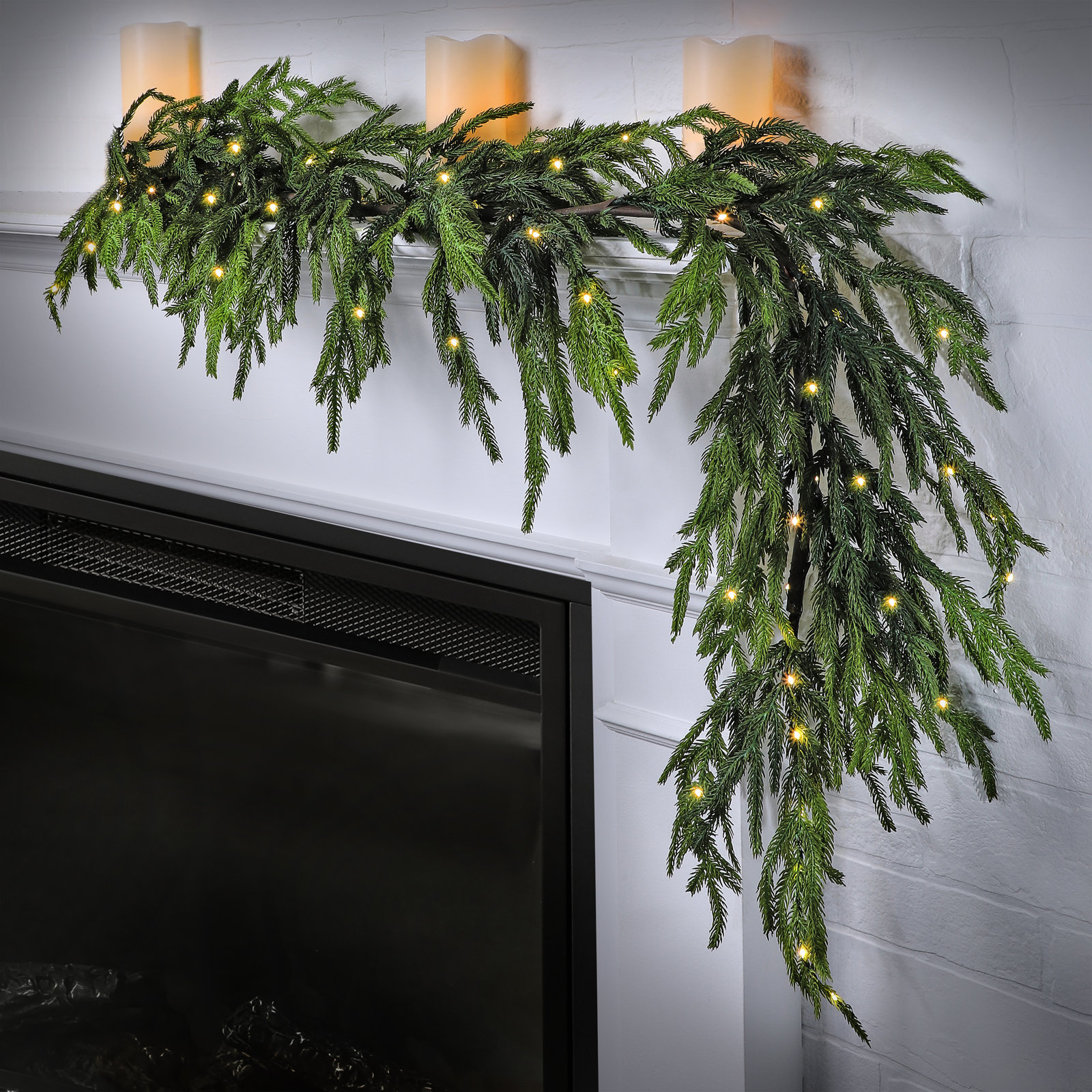 Noreen 60" Pre-Lit Christmas Garland