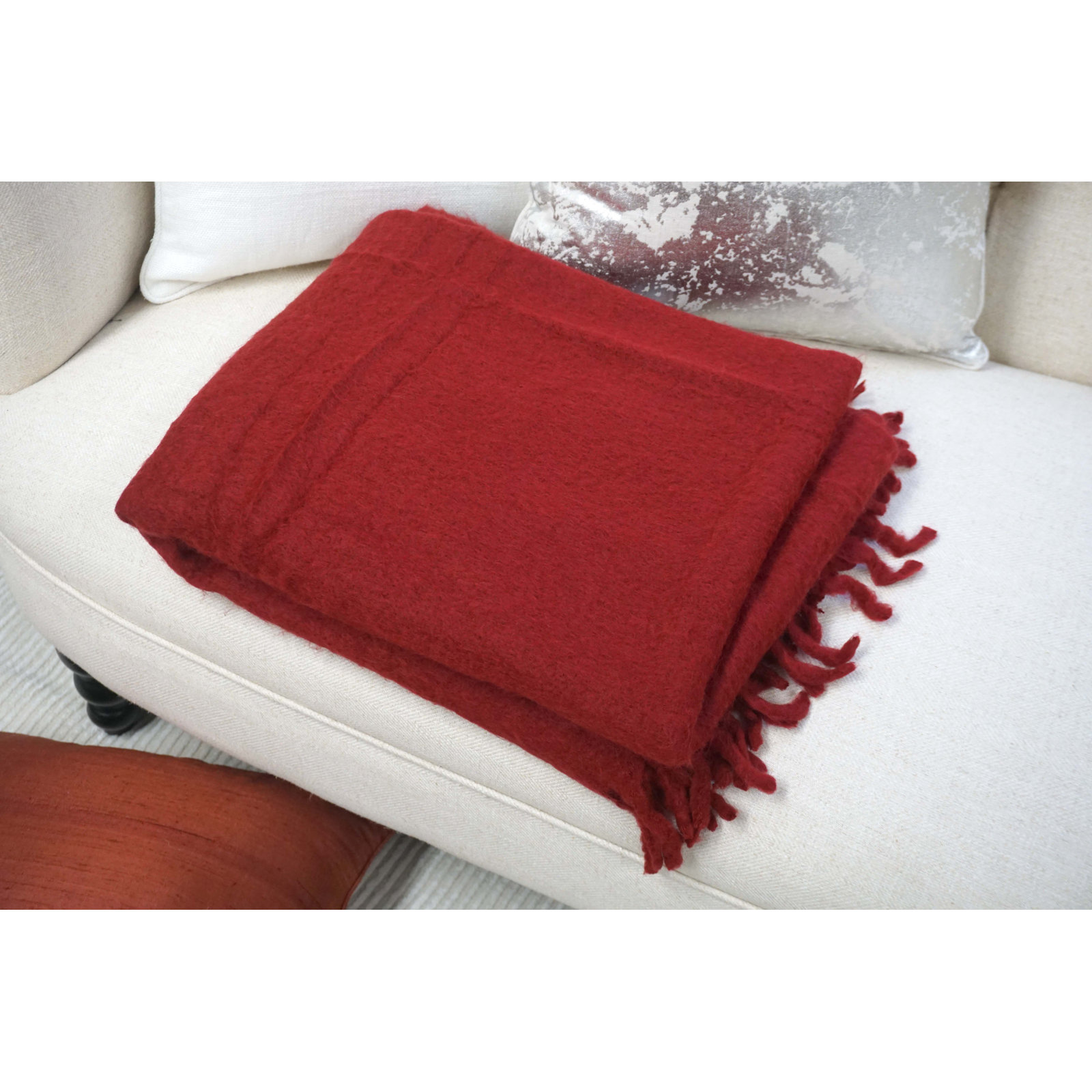 Hidalgo 100% Wool Hand Woven Throw Blanket, Red, 2.8