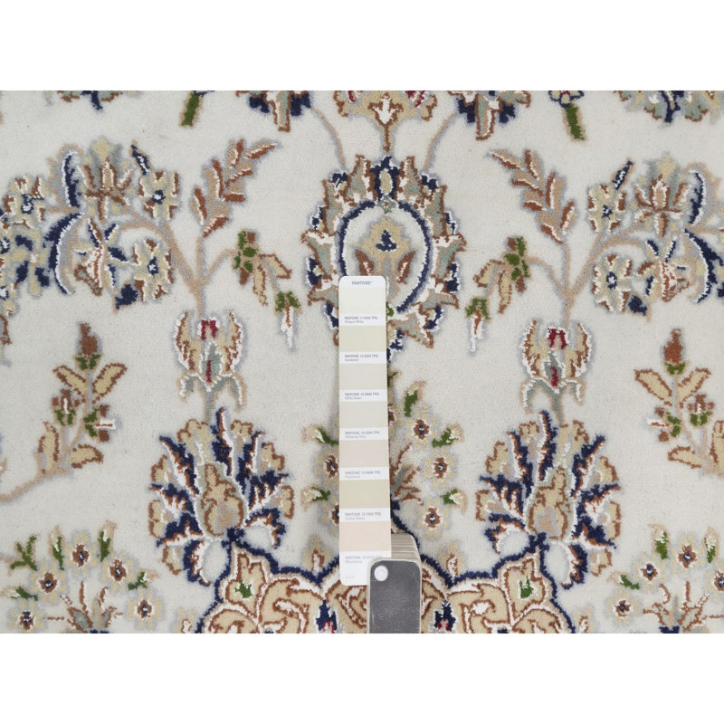 Tapis oriental rond noué à la main 7 pi 5 po x 7 pi 5 po, laine et soie, 250 KPSI, avec motif de médaillon Nain
