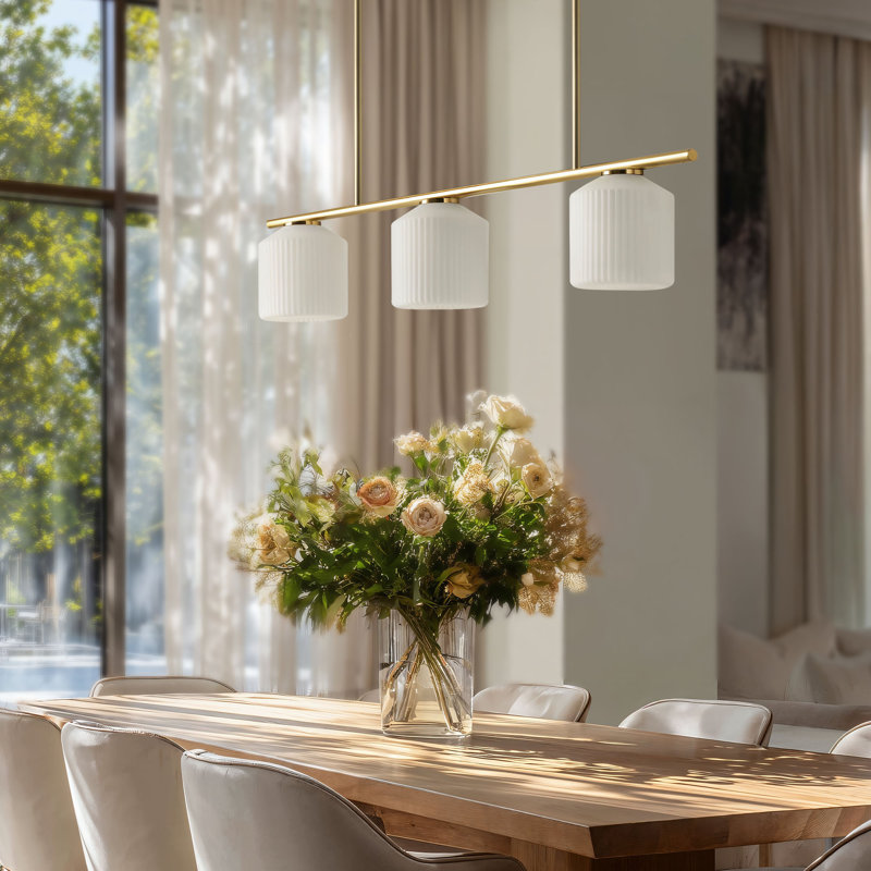 Luminaire suspendu Serene Modern - 37 po en métal, verre doré, blanc ivoire, grand luminaire linéaire réglable à 3 lumières câblé pour îlot de cuisine ou salle à manger de style Mid-Century moderne, scandinave et contemporain