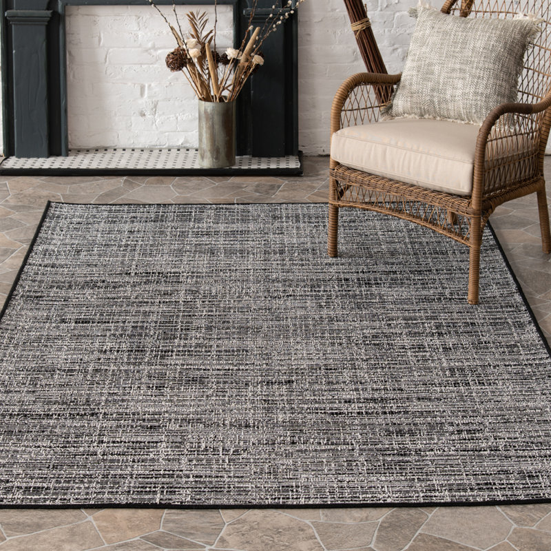 Tapis d'intérieur en polypropylène à rayures grises Bungalow Rose Perkinson, Rectangle 8 pi 2,44 po x 11 pi 11,7 po