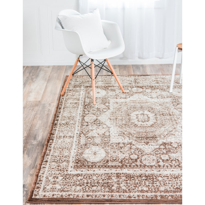 Tapis oriental brun / beige Yareli, Rectangle 4 pi 1 po x 6 pi 1 po
