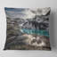 Coussin Mountain Mountain sous un ciel nuageux-551989466-551989471