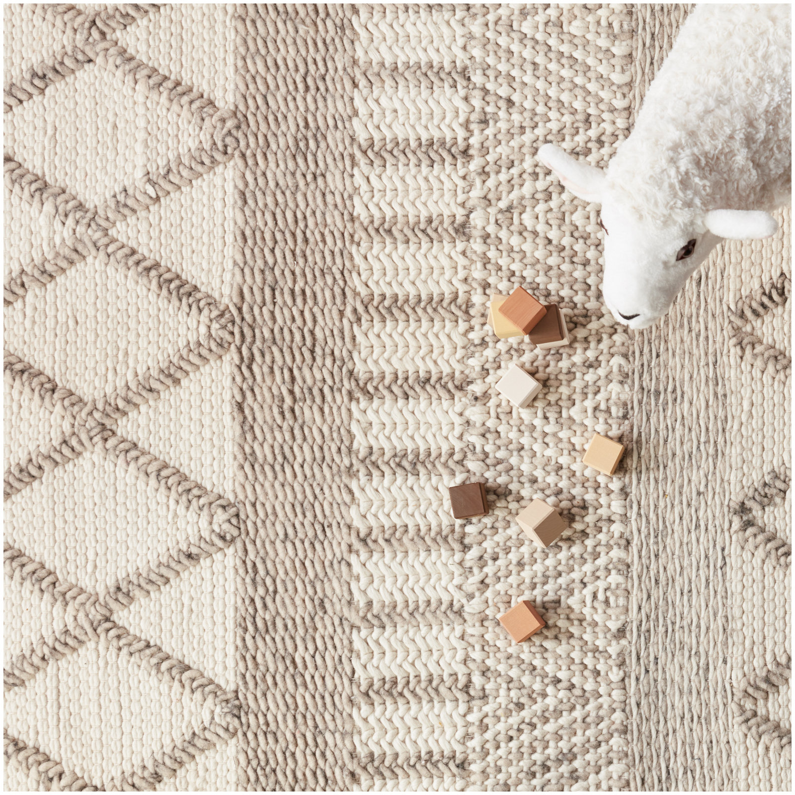 Gayle Handmade Wool Gray/Ivory Rug, Rectangle 2' x 3'