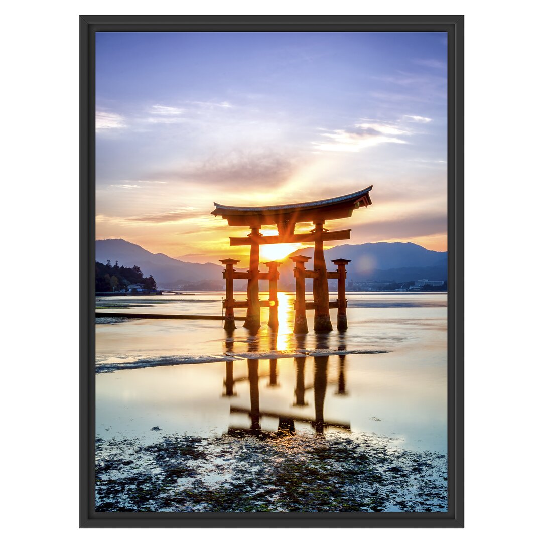 Gerahmtes Wandbild Torii Gate in Miyajima Japan