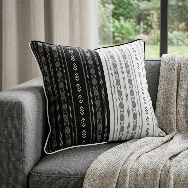 Coussin décoratif noir et blanc