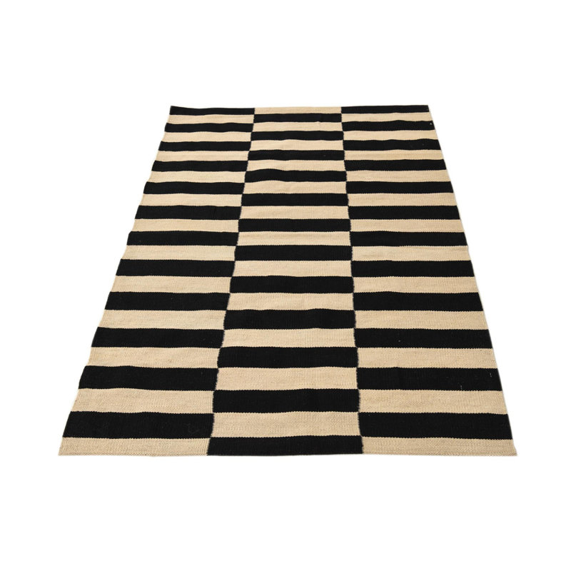 Tapis noir et blanc 3x5 Petrella