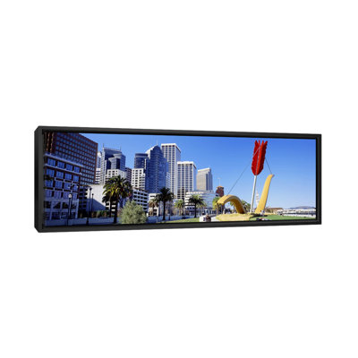 «USA California, San Francisco, CLAES Oldenburg» par Panoramic Images, reproduction sur toile tendue sur châssis
