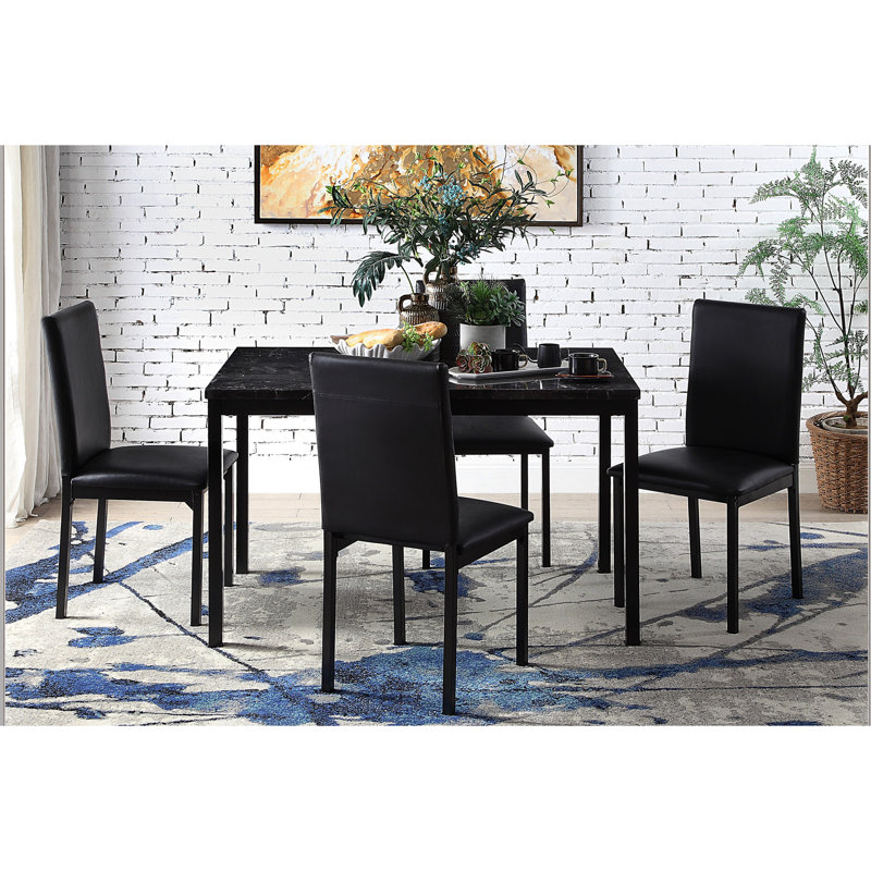 4 tables de salle à manger avec surface en faux marbre noir et structure décontractée en métal - structure supérieure pour 4 sièges