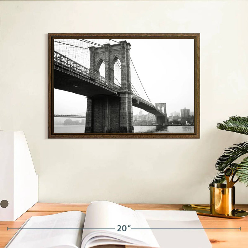 Pont monochromatique de Brooklyn, 13 po x 9 po, Cadre flottant en noyer