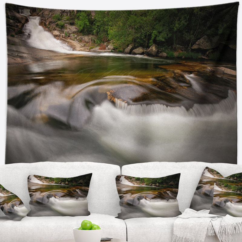 Tapisserie en espagne en polyester segade en cascade avec accessoires suspendus inclus, H 32 po x l 39 po