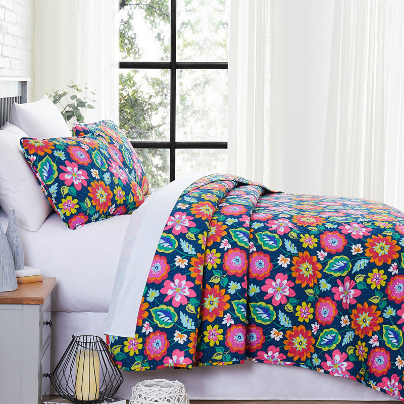 Folk Microfiber Quilt Set, Queen Quilt + 2 Shams
