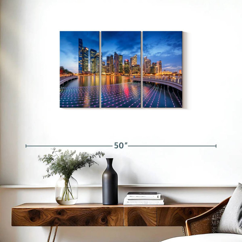 Sireci Singapore Glow, 20" H x 33" W