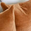 Velours pierres de pavées-112716448-112716449