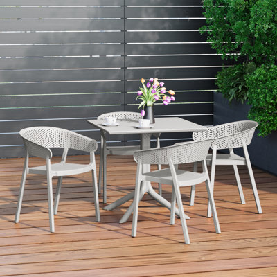 4-Person Outdoor Square Dining Set
