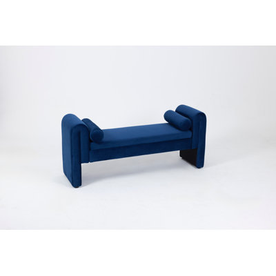 Ce banc de rangement de 60 pouces convient aux chambres à coucher, aux salons, aux salles d'activités et aux espaces similaires.