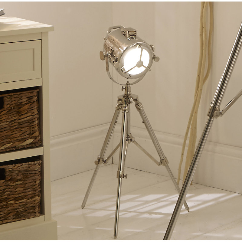 Barrackville Metal Tripod Lamp