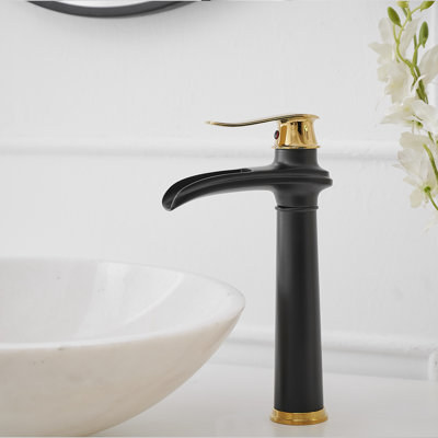 Single-handle Bathroom Faucet with Drain Assembly